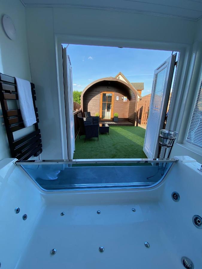 Highland Stays - Ben View Studio Pod & Jacuzzi Bath Fort William Kültér fotó
