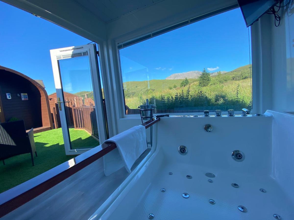 Highland Stays - Ben View Studio Pod & Jacuzzi Bath Fort William Kültér fotó